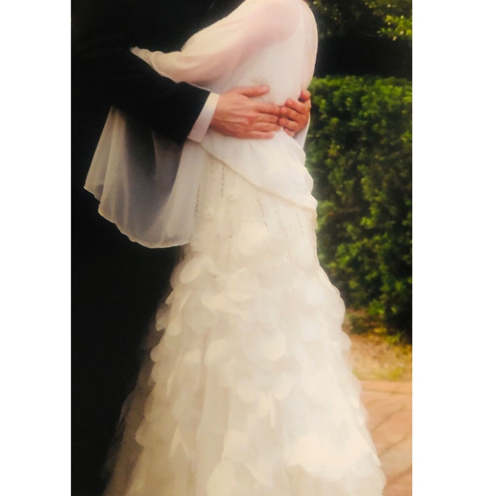 Elegant Sue Wong White and Cream Wedding Gown / Special occasion dress 100% silk - Picture 3 of 16